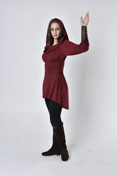 Full Length Portrait Brunette Girl Wearing Red Fantasy Tunic Hood — ストック写真