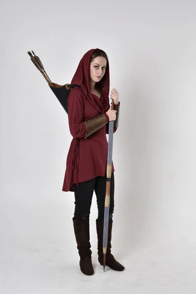 Full Length Portrait Brunette Girl Wearing Red Fantasy Tunic Hood — ストック写真