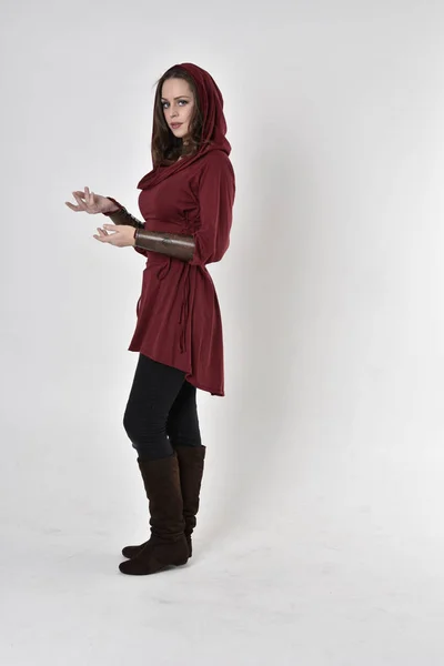 Full Length Portrait Brunette Girl Wearing Red Fantasy Tunic Hood — ストック写真