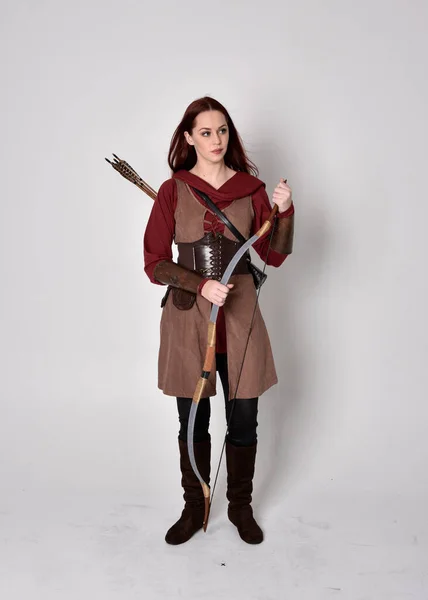 Full Length Portrait Girl Red Hair Wearing Brown Medieval Archer — Stock Photo, Image