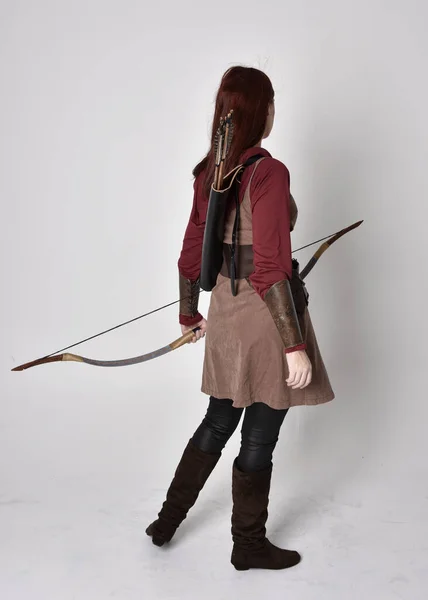 Full Length Portrait Girl Red Hair Wearing Brown Medieval Archer — Stock Photo, Image