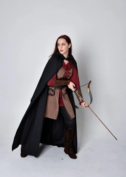 Full Length Portrait Girl Red Hair Wearing Medieval Archer Costume — Stock Photo, Image