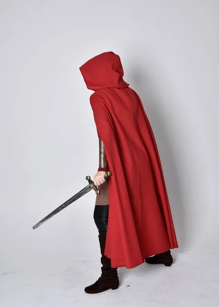 Full Length Portrait Girl Wearing Medieval Costume Red Cloak Standing — Stock Photo, Image