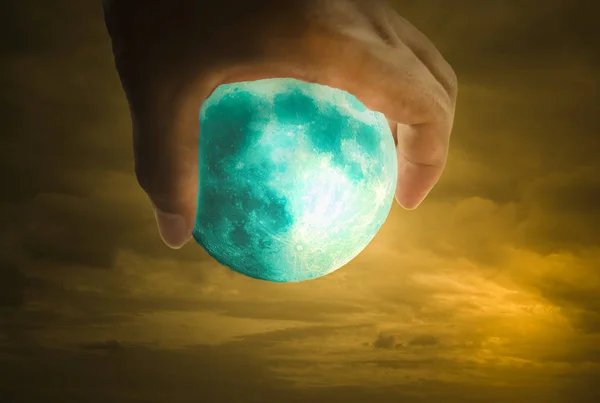 Luna Una Manciata Sfondo Cielo Della Sera — Foto Stock