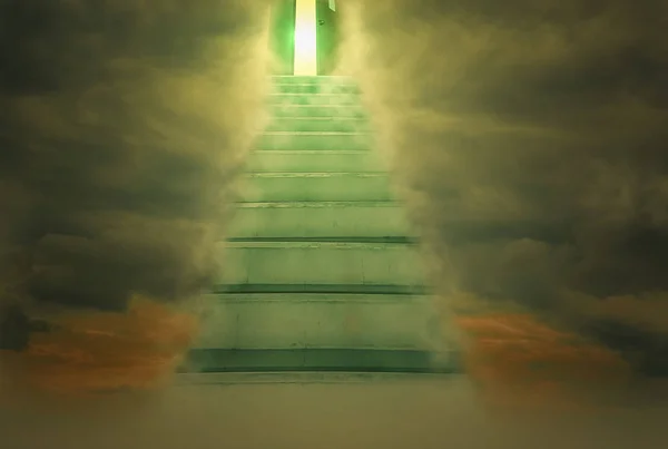 Lépcső Mennybe Ajtó Gerenda Koncepció Vallás Hit Élet Halál Után — Stock Fotó