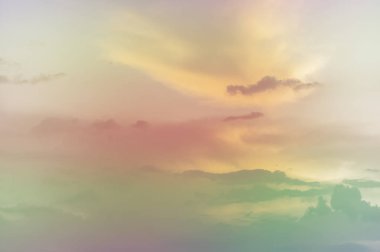 Yumuşak odak, Soyut doku deseni renkli gökyüzü ve bulutlar NAT