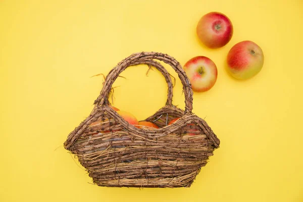 Apple Basket Yellow Background Composition Concept Autumn — Stock Photo, Image