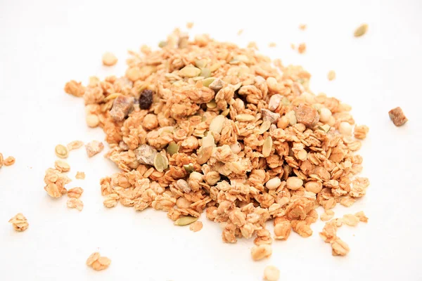 Crujiente muesli seco Desayuno aislado sobre fondo blanco enfoque selectivo, vista superior — Foto de Stock