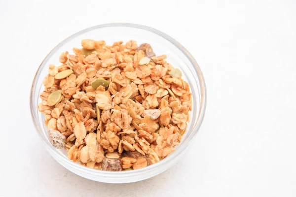 Crujiente muesli seco Desayuno aislado sobre fondo blanco enfoque selectivo, vista superior — Foto de Stock