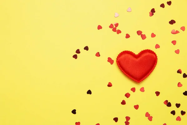 Red heart and little hearts on yellow background, love — Stock Photo, Image