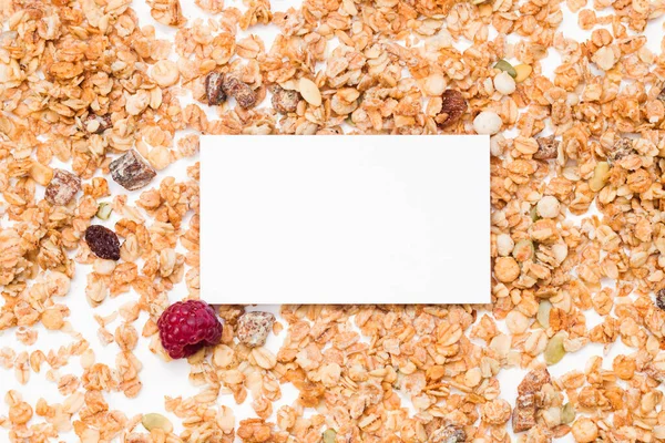 Muesli Crujiente Con Frambuesa Seca Desayuno Hoja Blanco Papel Escritura — Foto de Stock