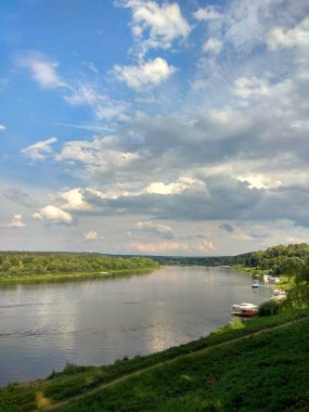Güzel Oka Nehri ve yaz akşam doğa manzarası 2018