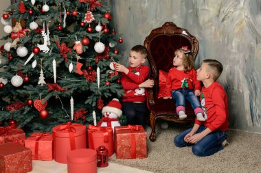 iki mutlu çam ağaçları şenlikli fark hediyeler 2018 bak