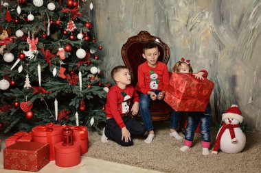 iki mutlu çam ağaçları şenlikli fark hediyeler 2018 bak