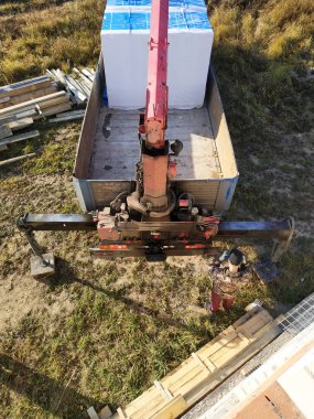 blok inşaat alanında 2018 üzerinde otomobil vinç kaldırma