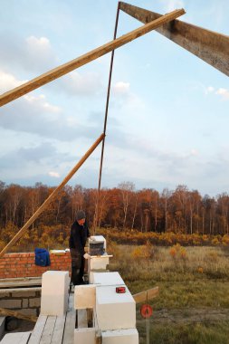 Bir mala ve tutkal çözüm 2018 temiz havada duvar demirleme duvar