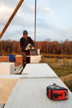 Bir mala ve tutkal çözüm 2018 temiz havada duvar demirleme duvar