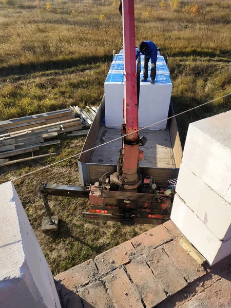 blok inşaat alanında 2018 üzerinde otomobil vinç kaldırma