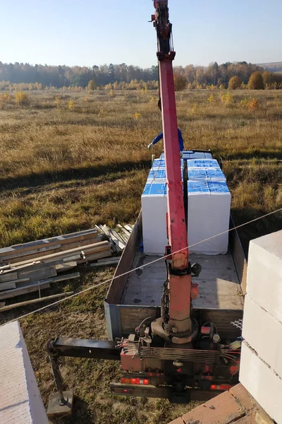 blok inşaat alanında 2018 üzerinde otomobil vinç kaldırma