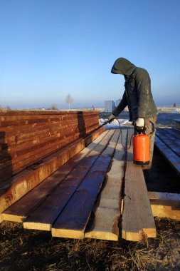 işçi kahverengi boya kurullarında sokak 2018 spreyler