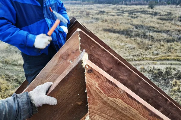 işçi kirişleri çatı çerçeve 2018 vuruyor.