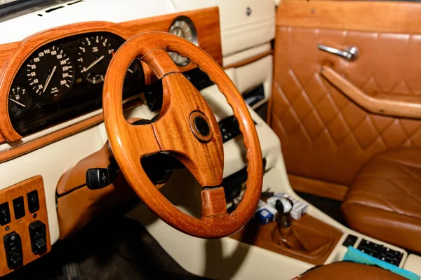 Intérieur Voiture Est Une Couleur Marron Cuir 2019 — Photo