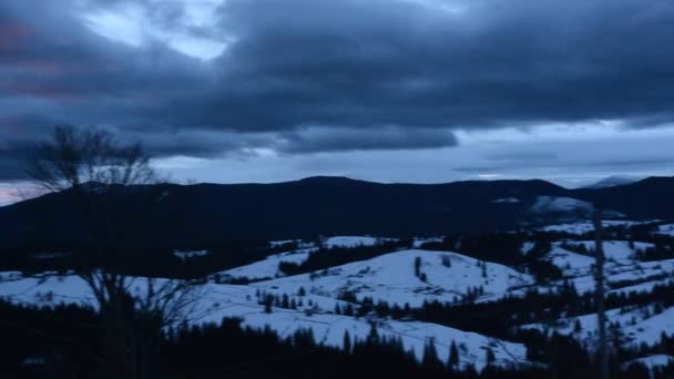 Εκπληκτικό Τοπίο Που Πρωί Είναι Ανασυνταχθεί Ένα Βουνό Χιόνι Κάλυψε — Αρχείο Βίντεο