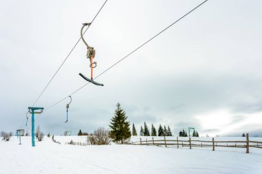 Teleferik Karpat tatil otoyolda sürüş sırasında