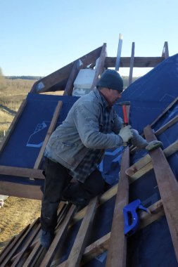 Asıl tırnak bir ışın, bu gidrorizer kirişleri için sabitleme takunya