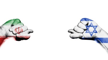 İsrail ve İran arasındaki ticaret ve askeri çatışma. 2021 beyaz arka planda incirli iki yumruğun kavramsal fotoğrafı..