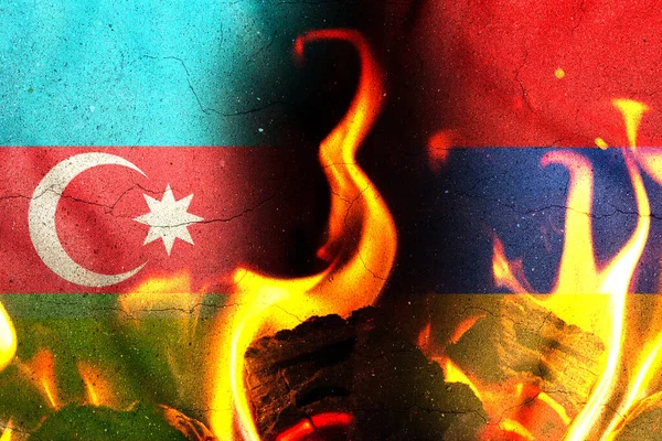 Obchodní Vojenský Konflikt Mezi Ázerbájdžánem Arménií Dvě Vlajky Ohnivém Plameni — Stock fotografie