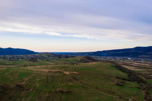 Prato Carpatico Bel Tramonto Montagna Paesaggio Primaverile Abeti Rossi Sulle — Foto Stock