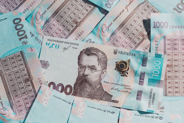 Ukrayna hrivnisi bin hryvnianın yüz değeri, bin hryvnia banknotunun dokusu yakın plan 2021