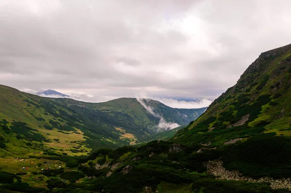 Zelten Den Bergen Aus Der Höhe Sieht Man Ein Zeltlager — Stockfoto