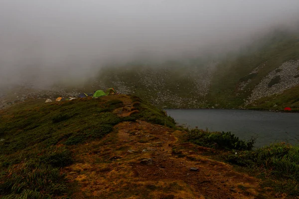One Carpathian Peaks Gutyn Tomnatyk Picturesque Place Lake Brebeneskul Rocky — Stock Photo, Image