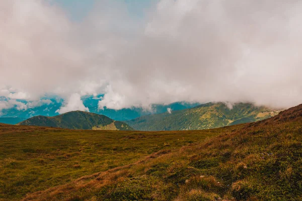 Beleza Das Jovens Montanhas Milenares Dos Cárpatos Majestade Poder Das — Fotografia de Stock