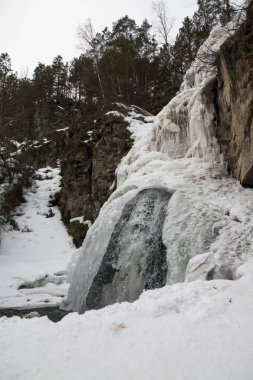 Kış şelale donmuş buz dağları