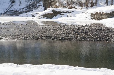 Arka plan buz soğuk su taşlarla