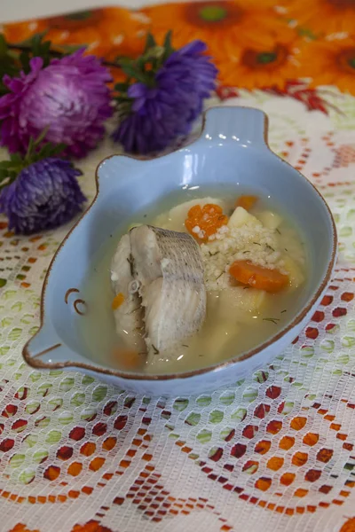 Balık çorbası - turna - darı ve patates ile geleneksel Sibirya mutfağı