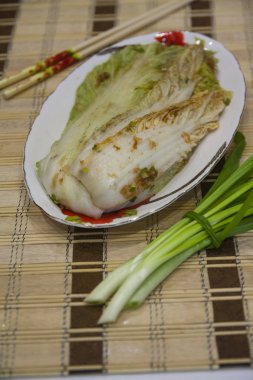 Pyongyangs Baharatlı Kimchi Çanak - Lenten Lahana, Zencefil, Sarımsak ve Biber Salatası - Kore Mutfağı