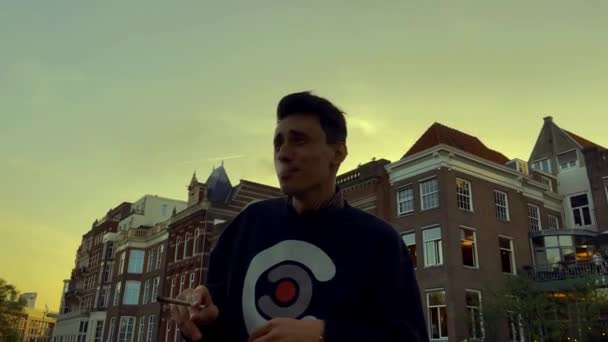 Uomo Che Fumava Marijuana Amsterdam Tossito Ragazzo Che Fuma Marijuana — Video Stock