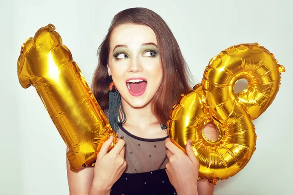 Une Fille Anniversaire Jour Son 18E Anniversaire Avec Des Ballons — Photo