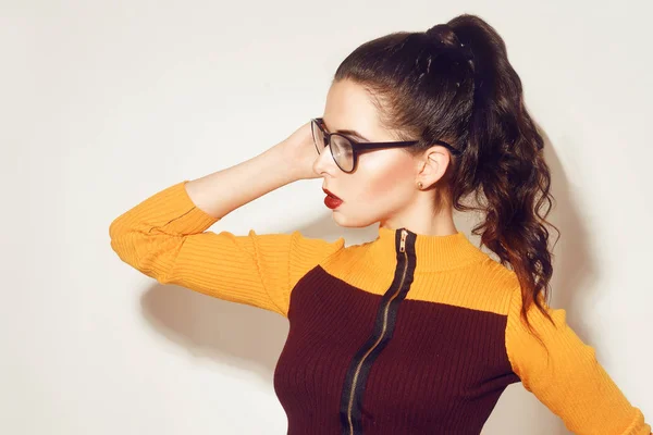 Beauty Fashion Brunette Model Girl Wearing Stylish Glasses Sexy Woman — Stockfoto
