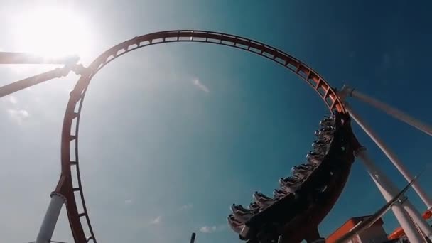 Belo Vídeo Parque Diversões Uma Colina Extrema Uma Visão Parque — Vídeo de Stock