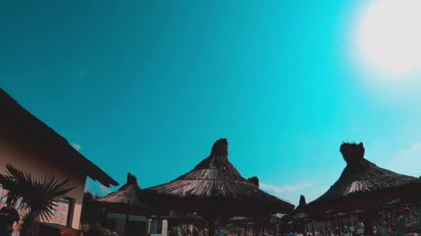 太阳伞 夏天的情绪 — 图库视频影像