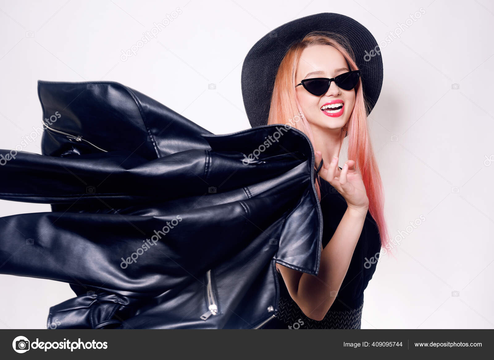 Mulher com cabelo preto e conceito de chapéu de quarta-feira