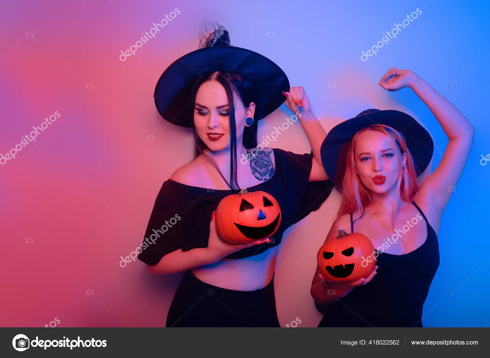 Festa De Halloween, Duas Bruxas Bonitas Imagem de Stock - Imagem