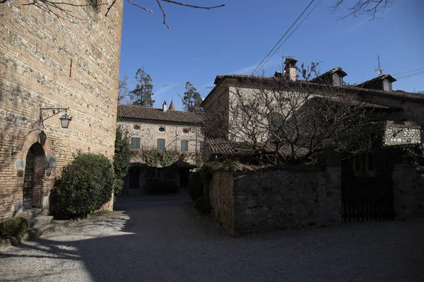 Pohled na vesnici Rivalta castle a okolí — Stock fotografie
