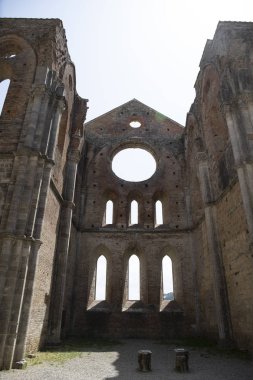 San Galgano manastırının iç cephesi.