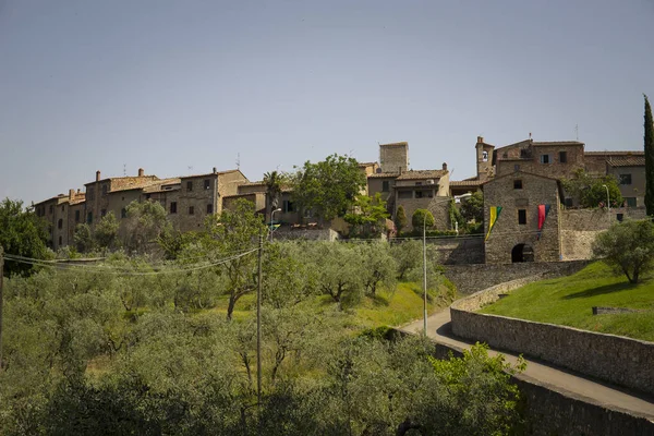 El pueblo fortificado medieval de Lucignano . — Foto de Stock